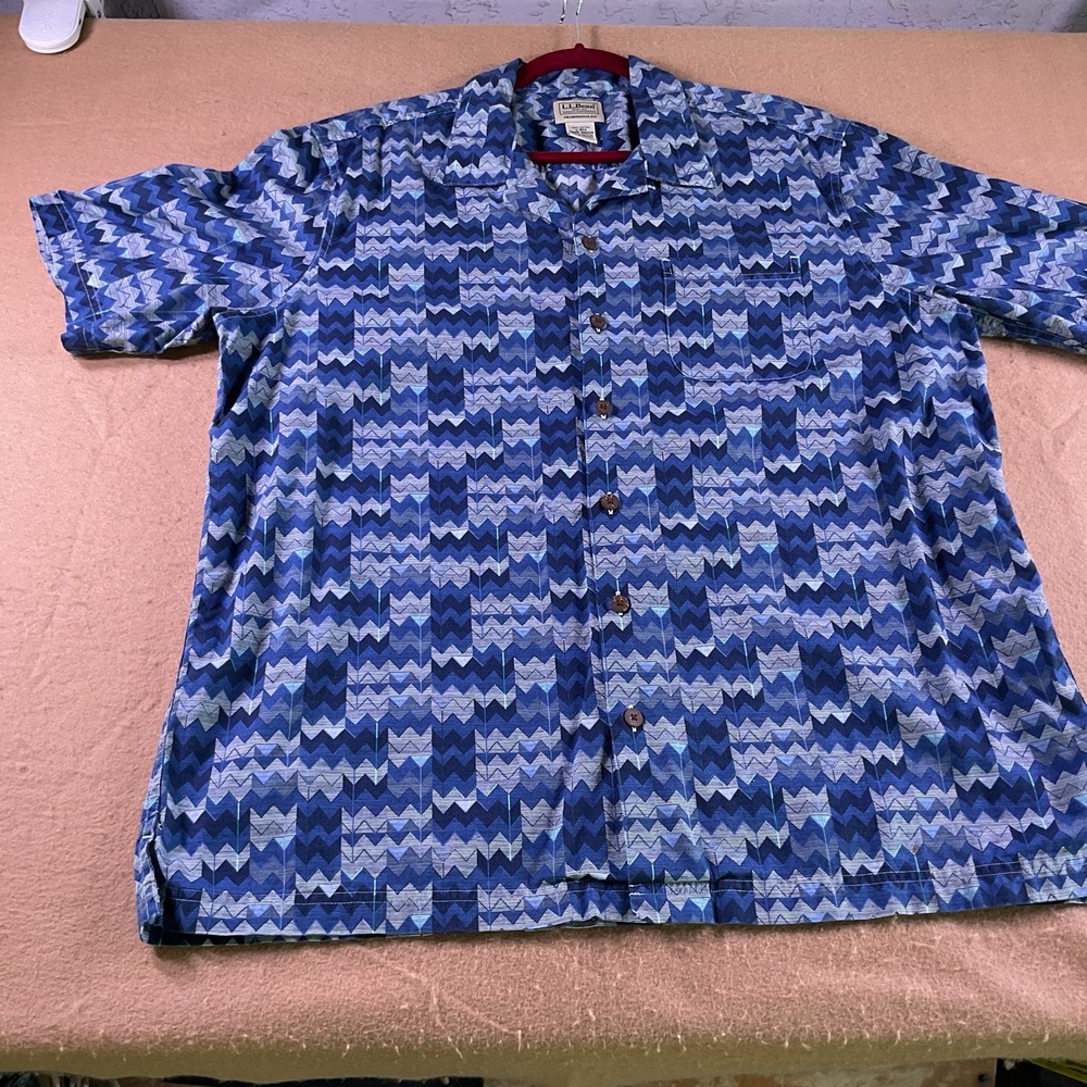 LL Bean Mens Large Blue Geometric Chevron Cotton Short Sleeve Button Up Shirt